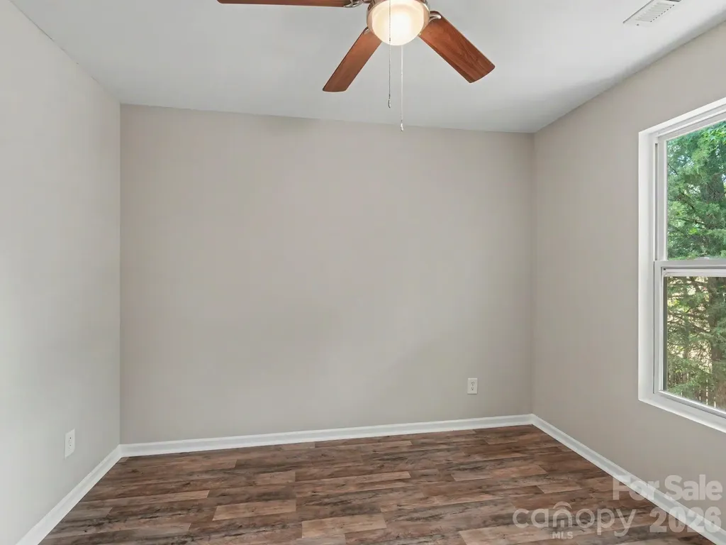 5529 Idlewild Road N Charlotte NC 28227