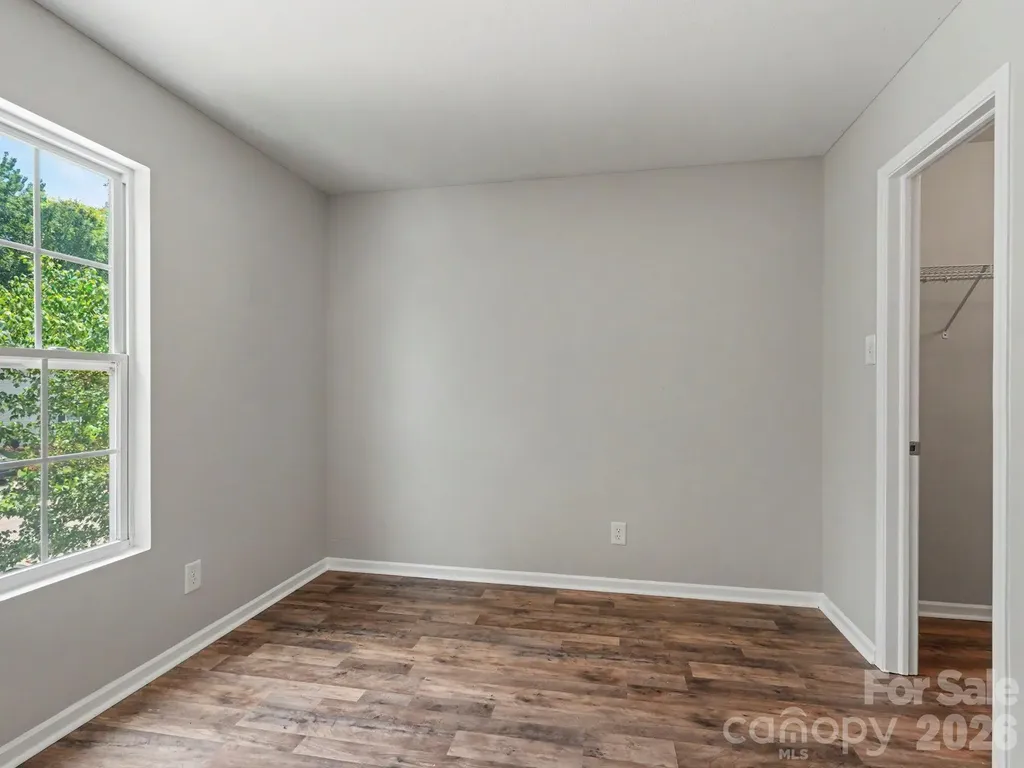 5529 Idlewild Road N Charlotte NC 28227