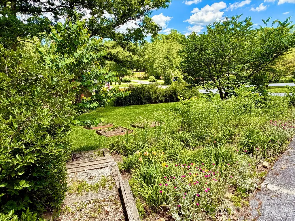 22 Timberleaf Drive Fletcher NC 28732