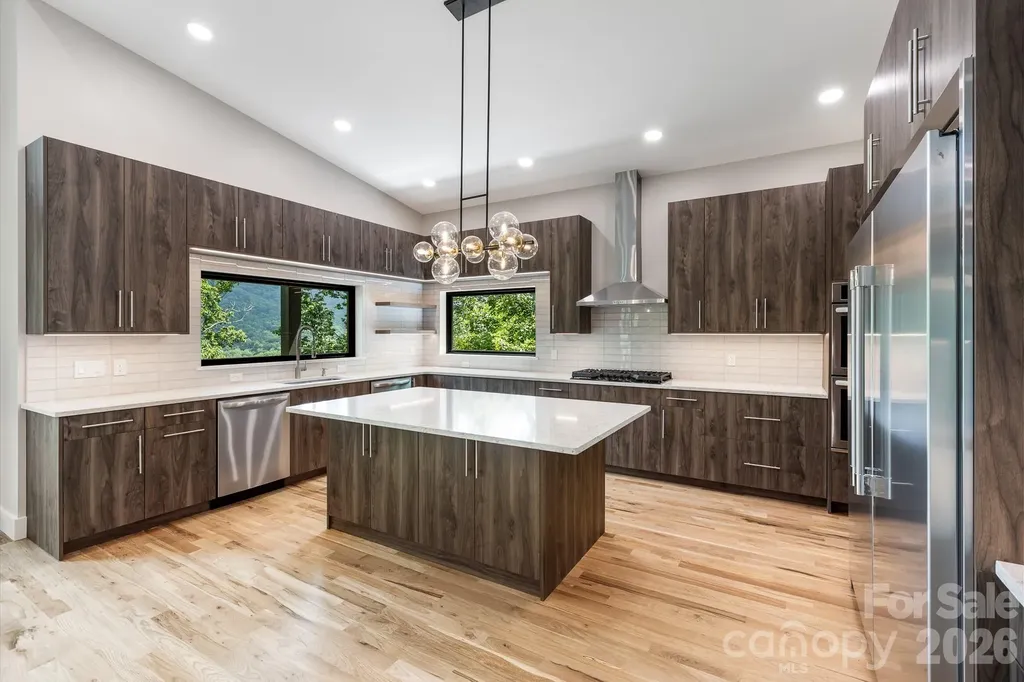 60 King Horn Ridge Waynesville NC 28785