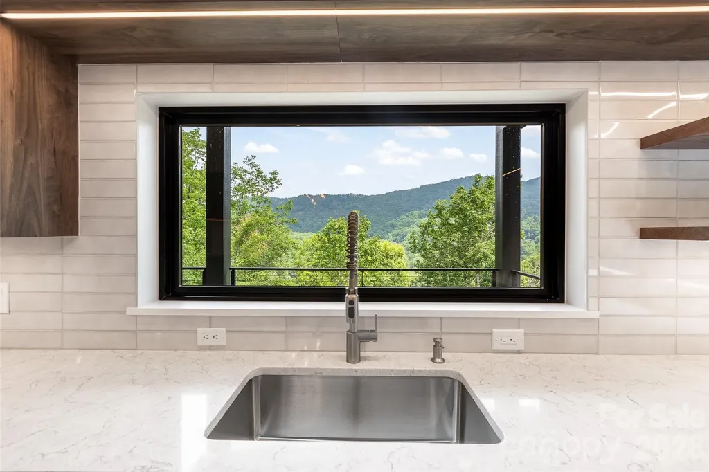 60 King Horn Ridge Waynesville NC 28785