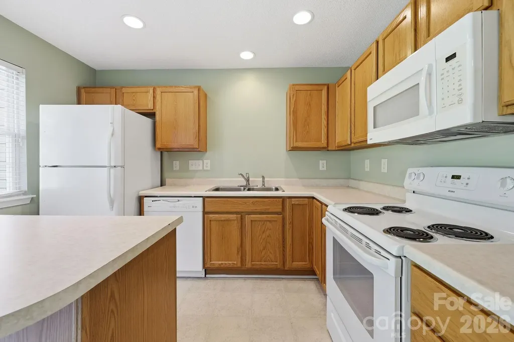 12368 Hennigan Place Lane Charlotte NC 28214