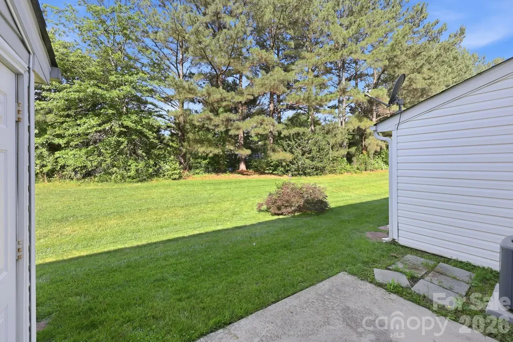 12368 Hennigan Place Lane Charlotte NC 28214