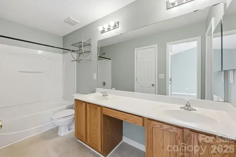 12368 Hennigan Place Lane Charlotte NC 28214