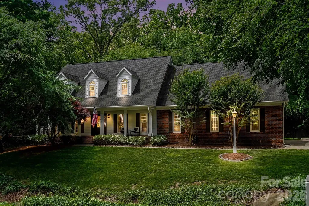 6128 Lake Providence Lane Charlotte NC 28277