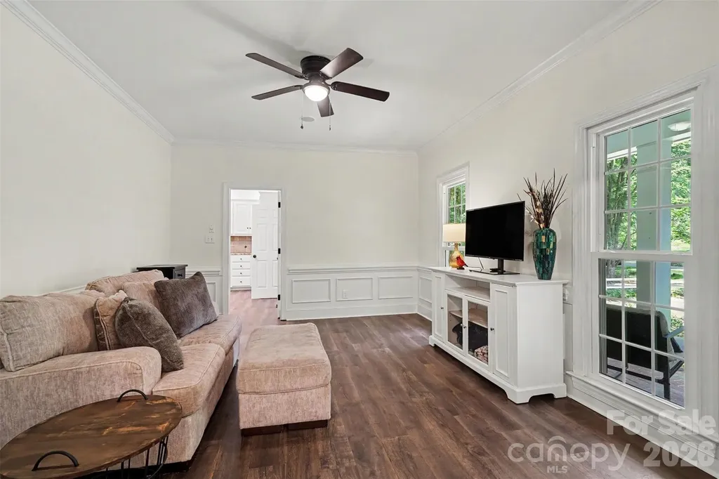 6128 Lake Providence Lane Charlotte NC 28277