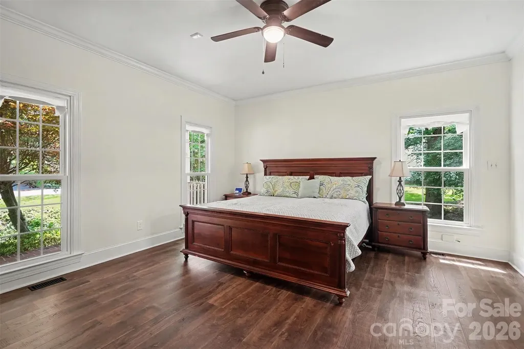 6128 Lake Providence Lane Charlotte NC 28277