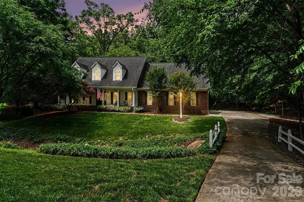 6128 Lake Providence Lane Charlotte NC 28277