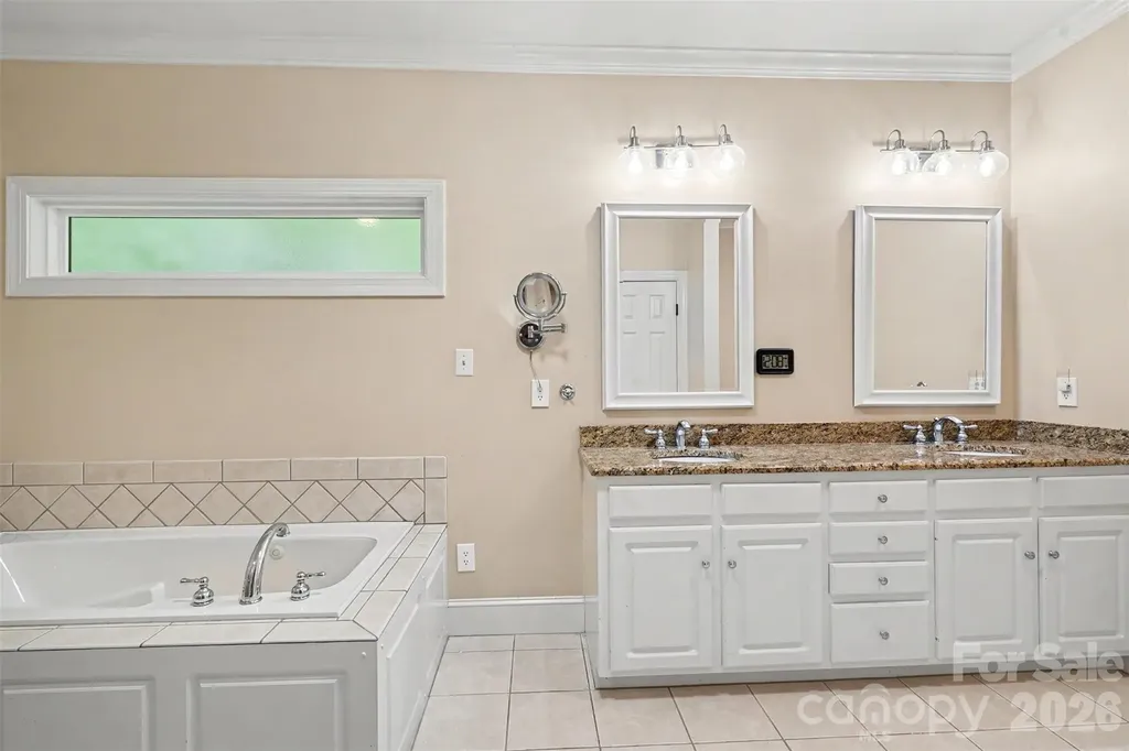 6128 Lake Providence Lane Charlotte NC 28277