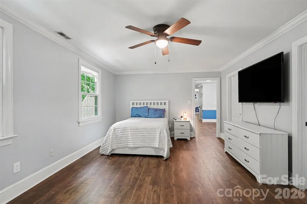 6128 Lake Providence Lane Charlotte NC 28277