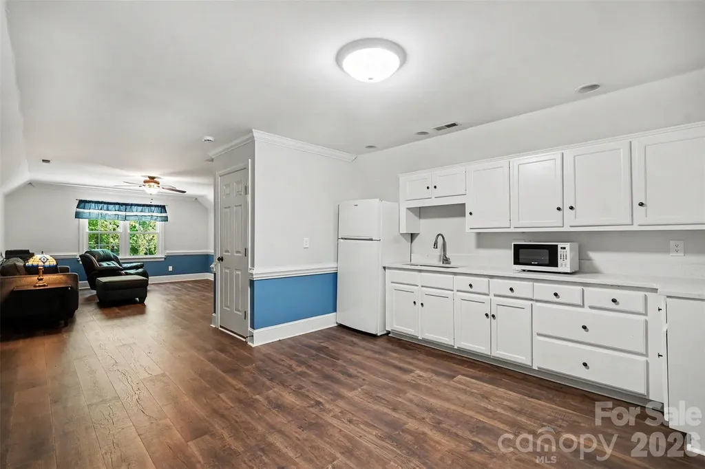6128 Lake Providence Lane Charlotte NC 28277