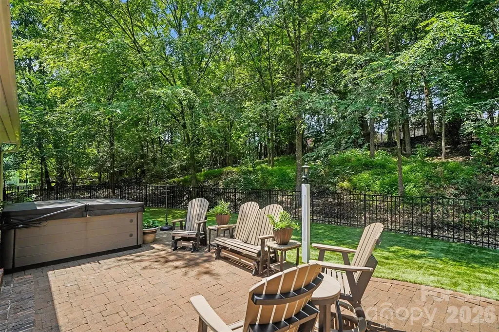 6128 Lake Providence Lane Charlotte NC 28277