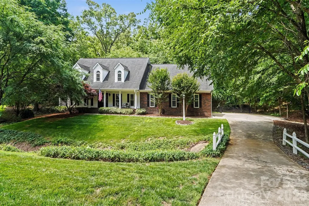 6128 Lake Providence Lane Charlotte NC 28277