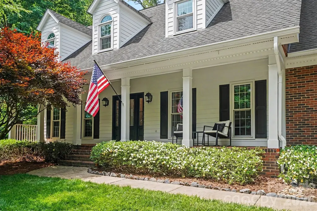 6128 Lake Providence Lane Charlotte NC 28277