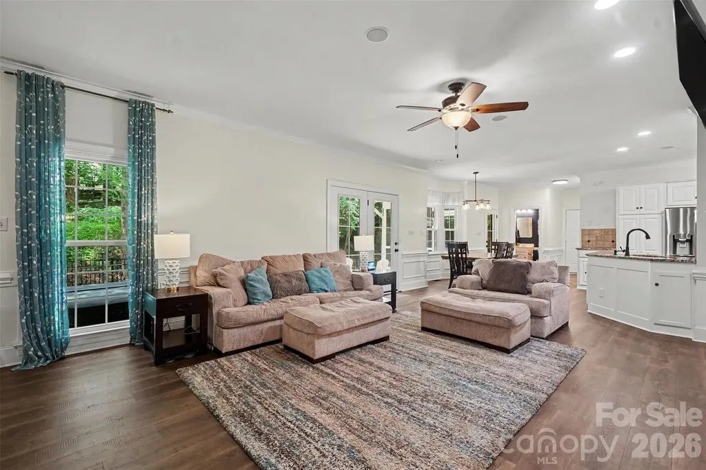 6128 Lake Providence Lane Charlotte NC 28277