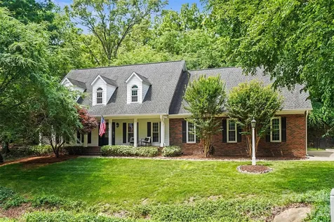 6128 Lake Providence Lane Charlotte NC 28277