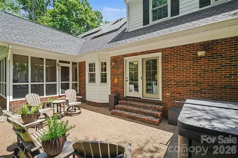6128 Lake Providence Lane Charlotte NC 28277