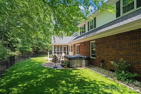 6128 Lake Providence Lane Charlotte NC 28277