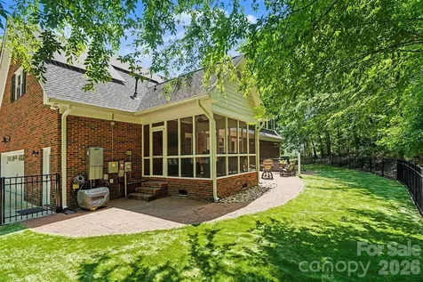 6128 Lake Providence Lane Charlotte NC 28277
