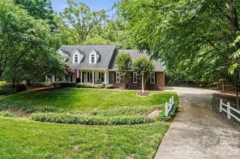 6128 Lake Providence Lane Charlotte NC 28277