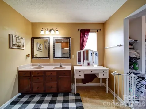 3841 Shasta Circle Clover SC 29710