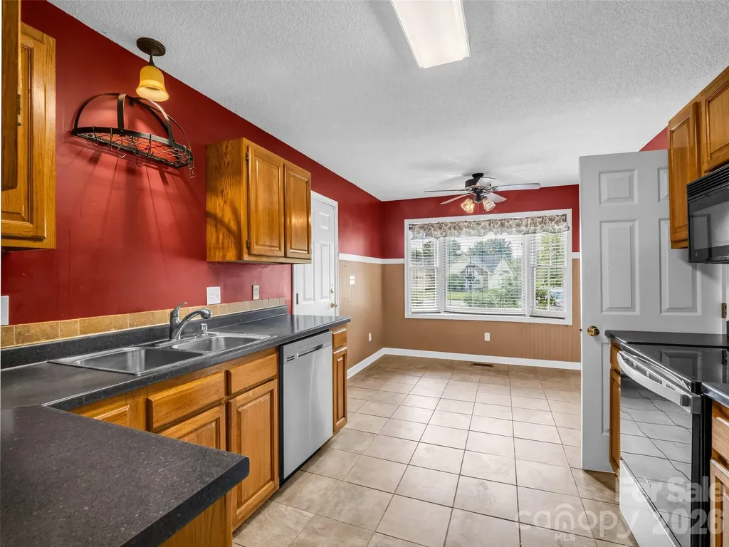 606 Woodberry Court Fletcher NC 28732