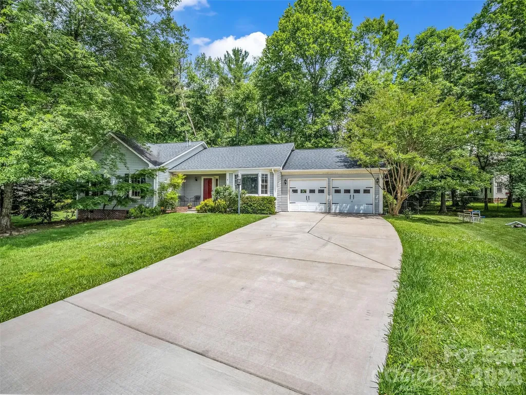 606 Woodberry Court Fletcher NC 28732