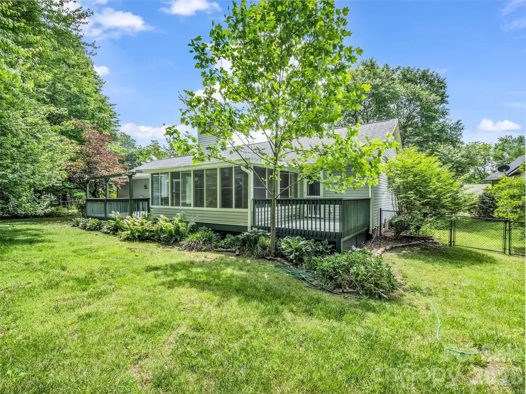 606 Woodberry Court Fletcher NC 28732