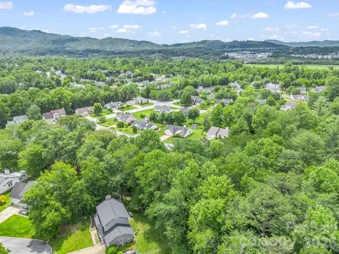 606 Woodberry Court Fletcher NC 28732