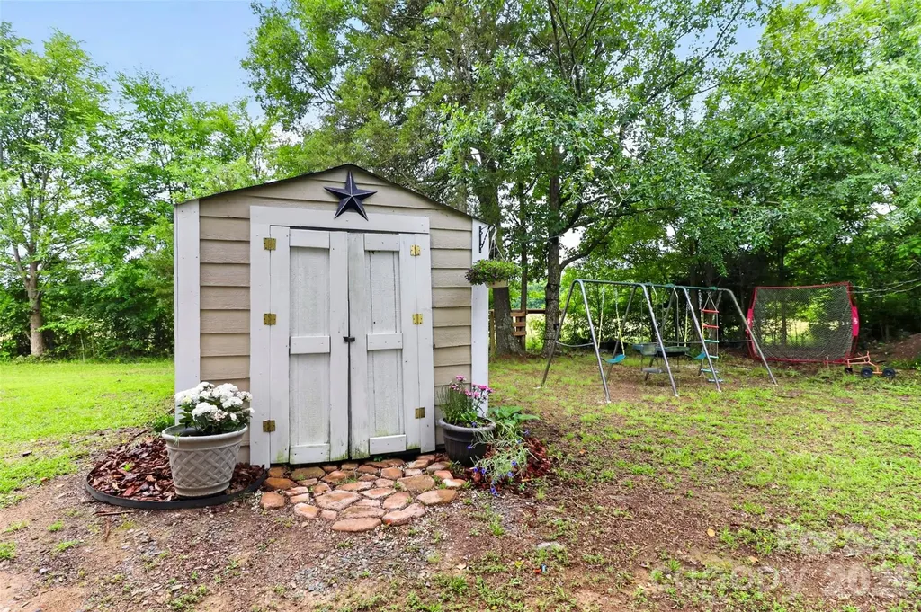 6720 County Line Road Mount Pleasant NC 28124