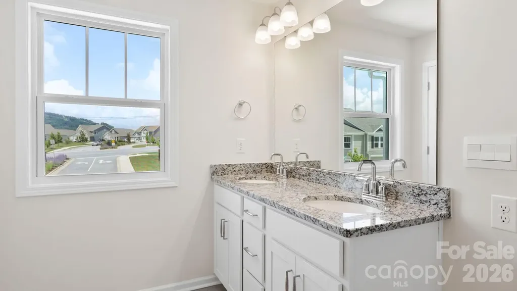405 Creekview Road Hendersonville NC 28792
