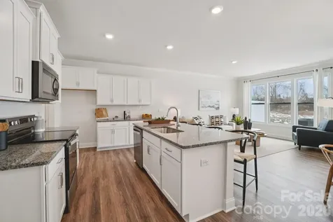 405 Creekview Road Hendersonville NC 28792