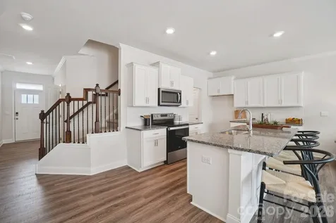 405 Creekview Road Hendersonville NC 28792