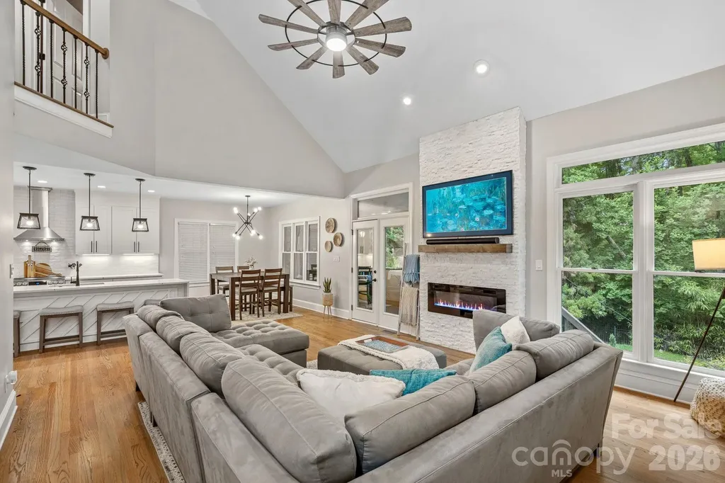 5634 Camelot Drive Charlotte NC 28270