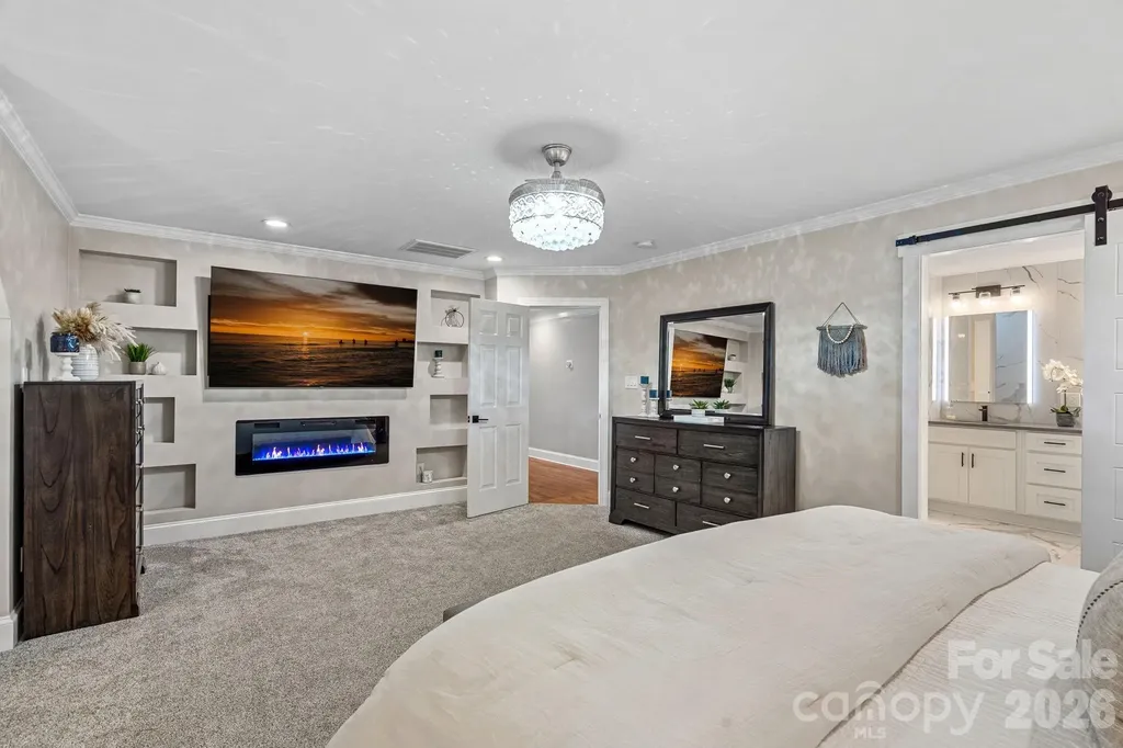 5634 Camelot Drive Charlotte NC 28270