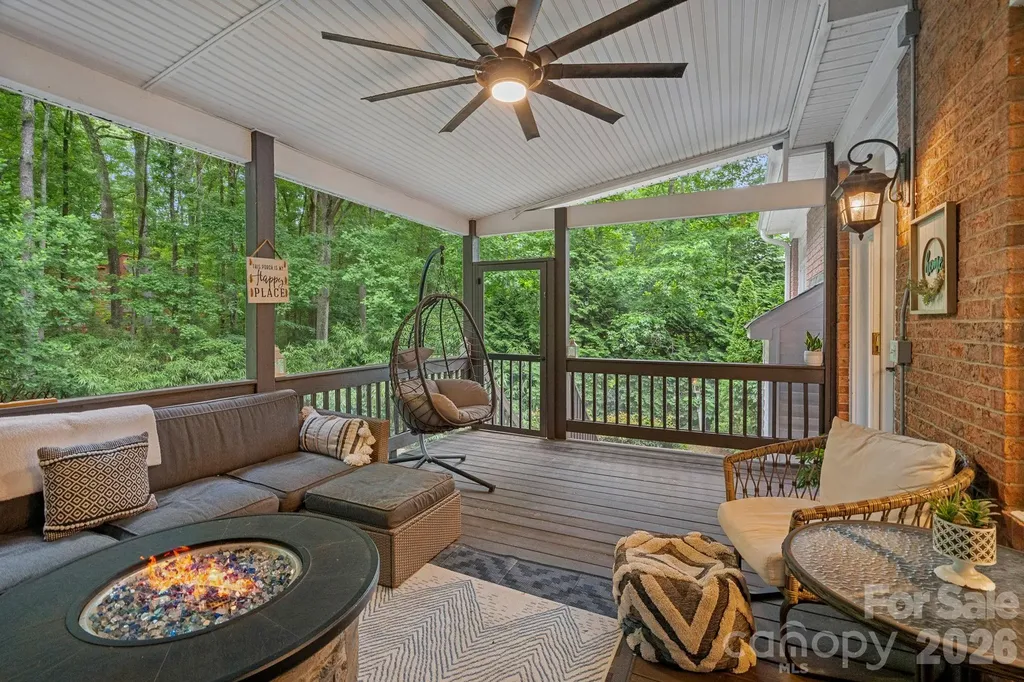 5634 Camelot Drive Charlotte NC 28270