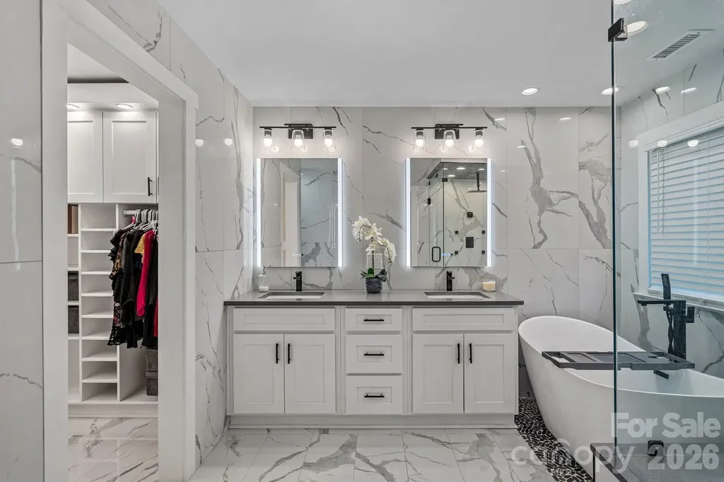 5634 Camelot Drive Charlotte NC 28270