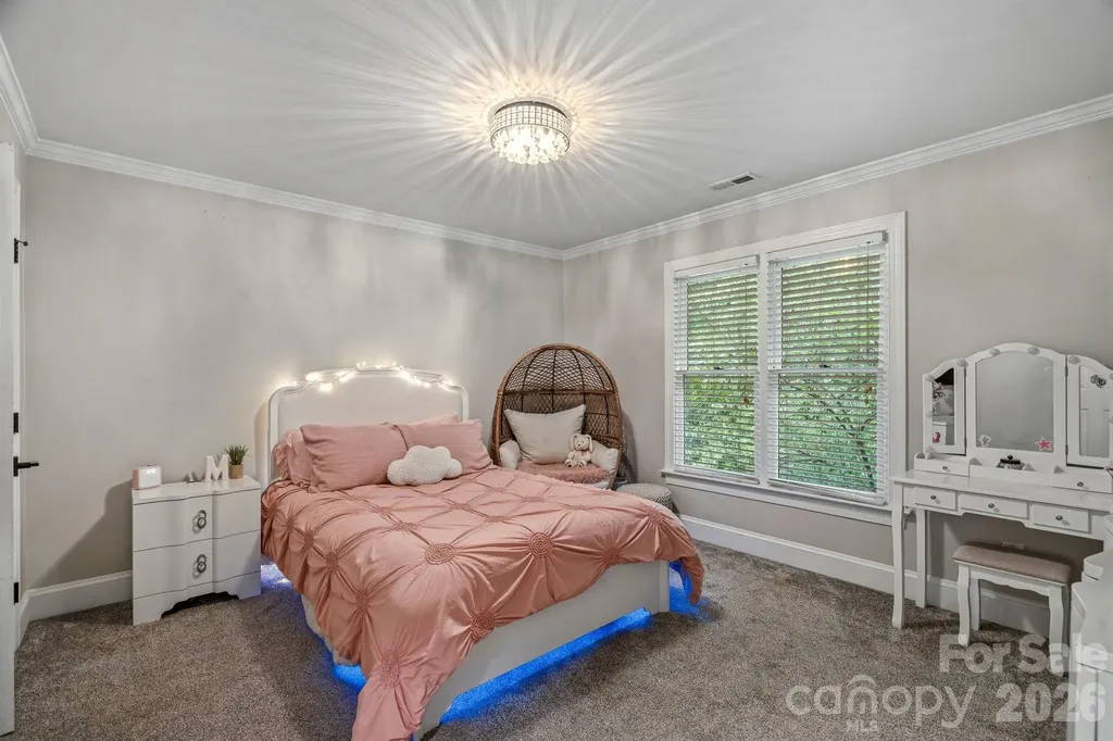 5634 Camelot Drive Charlotte NC 28270