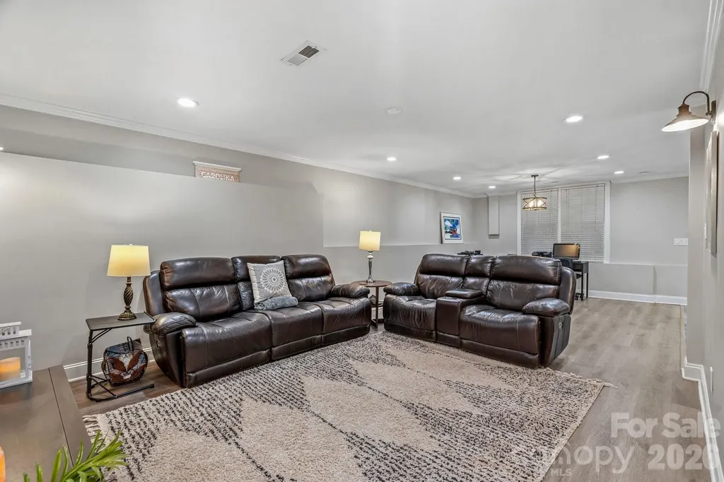 5634 Camelot Drive Charlotte NC 28270