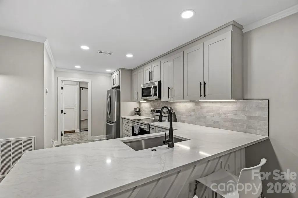 5634 Camelot Drive Charlotte NC 28270