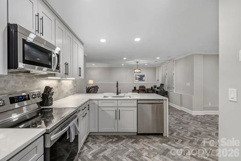 5634 Camelot Drive Charlotte NC 28270