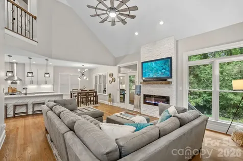 5634 Camelot Drive Charlotte NC 28270