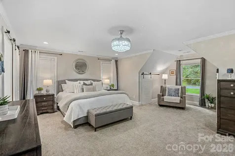 5634 Camelot Drive Charlotte NC 28270