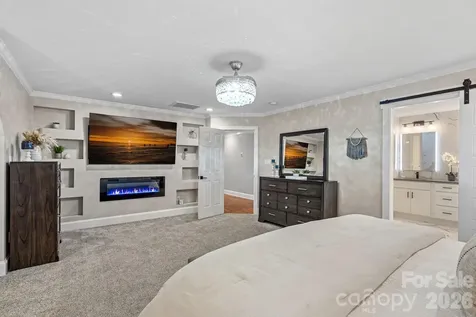 5634 Camelot Drive Charlotte NC 28270