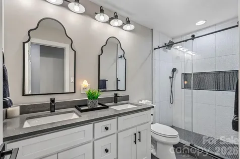 5634 Camelot Drive Charlotte NC 28270