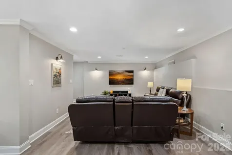 5634 Camelot Drive Charlotte NC 28270