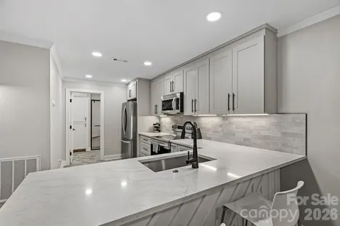5634 Camelot Drive Charlotte NC 28270
