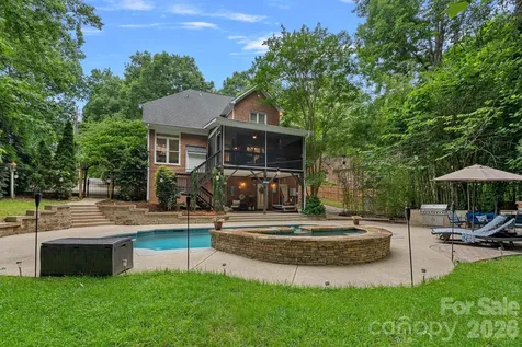 5634 Camelot Drive Charlotte NC 28270