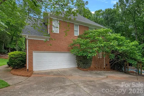 5634 Camelot Drive Charlotte NC 28270
