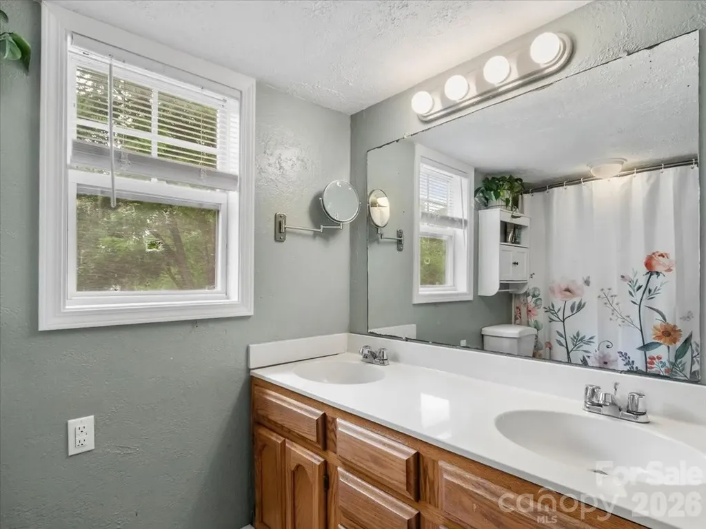 140 Locust Grove Road Weaverville NC 28787